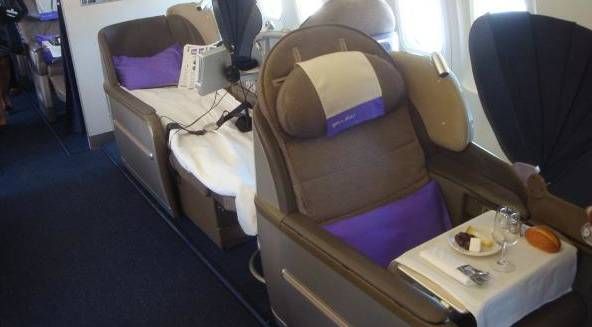 open_skies_biz_bed