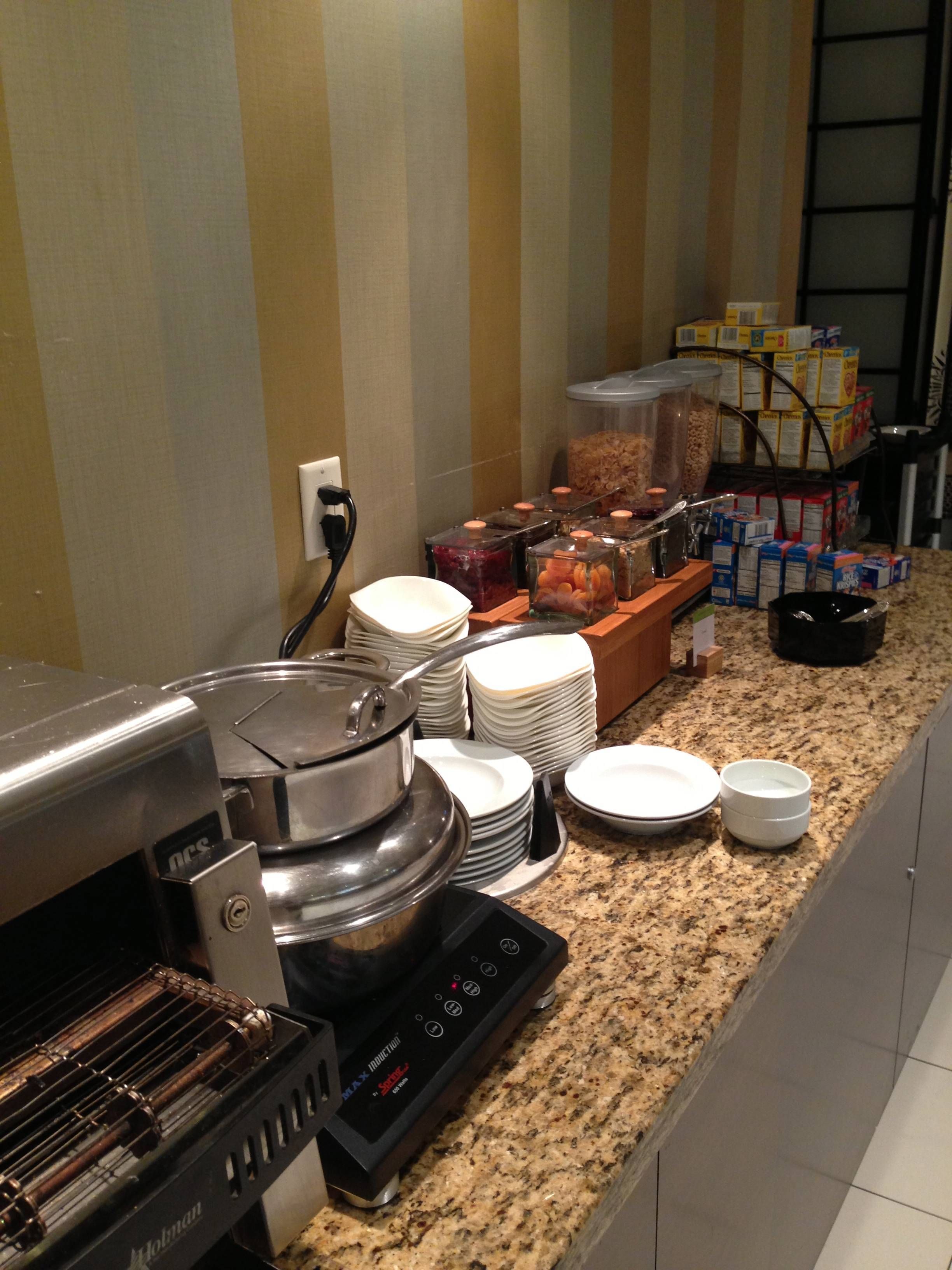 Breakfast DoubleTree Guest Suites