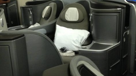 United Global First - Primeira Classe Internacional - Boeing 777-200