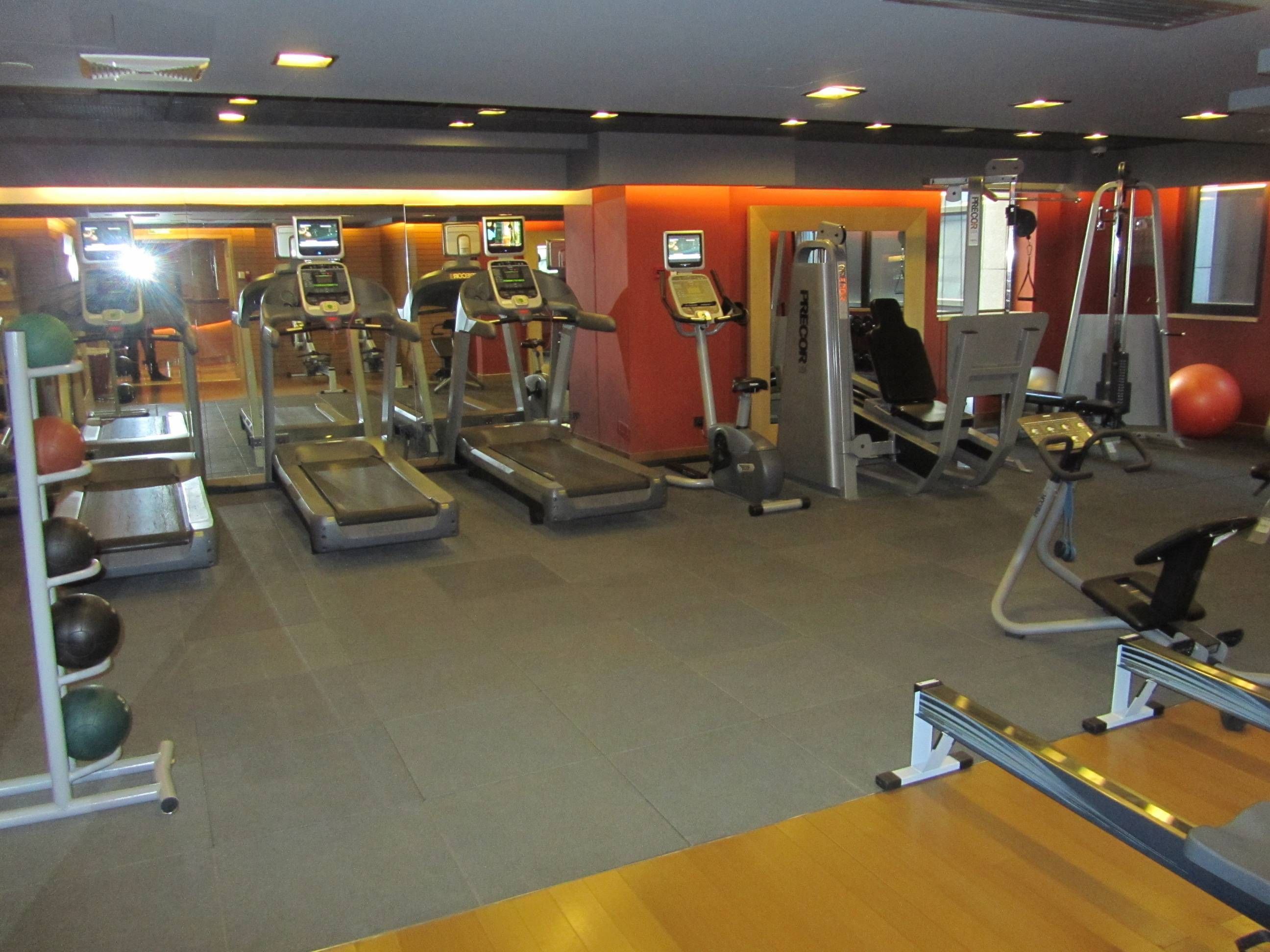 Hilton Wangfujing Spa Swimming Pool Gym
