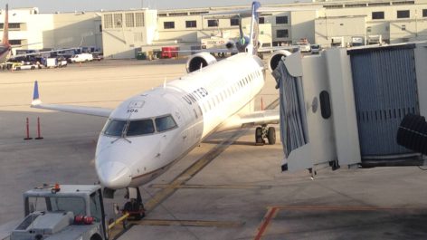 Primeira Classe Doméstica da United no CRJ700