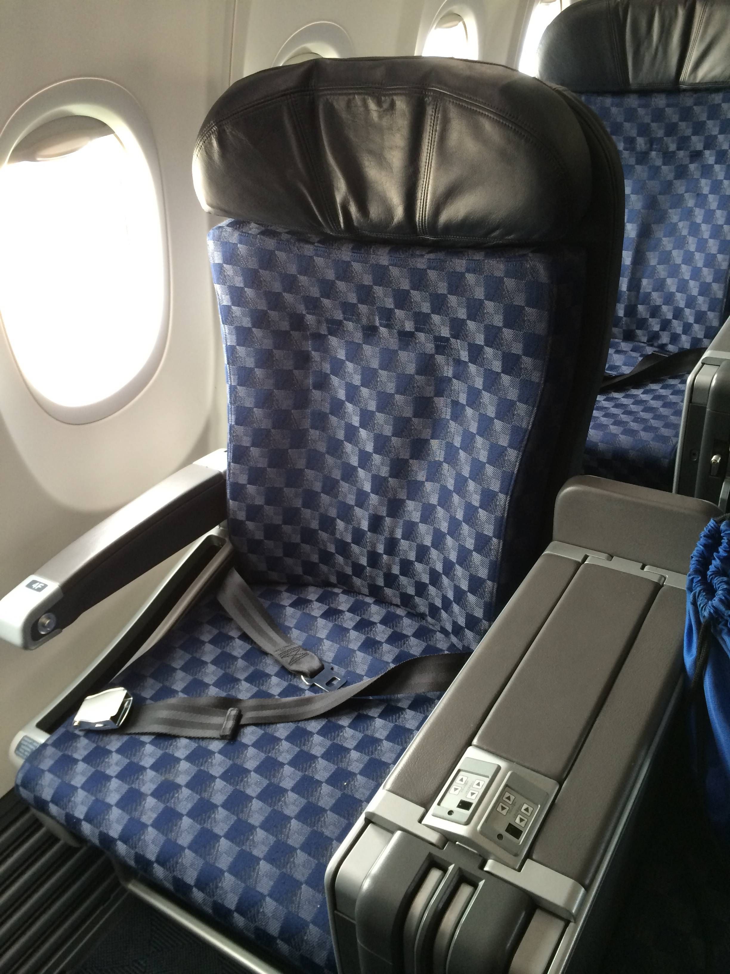 American Airlines First Class 737-800 Sky Interior