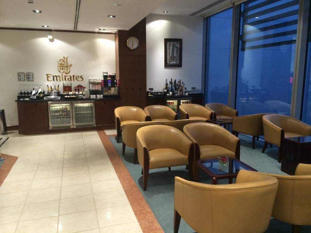 emirates lounge heathrow sala vip