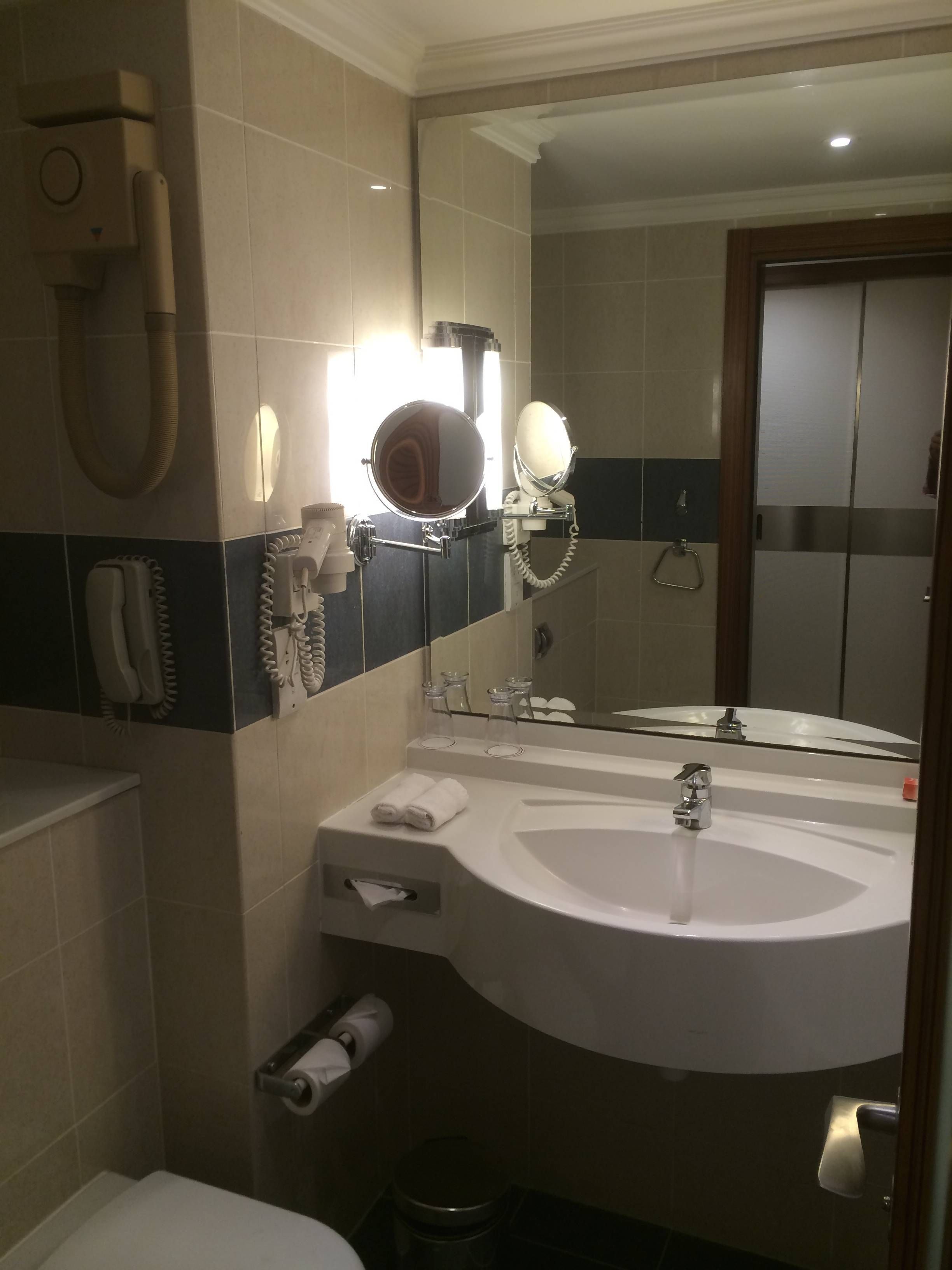 crowne plaza amman