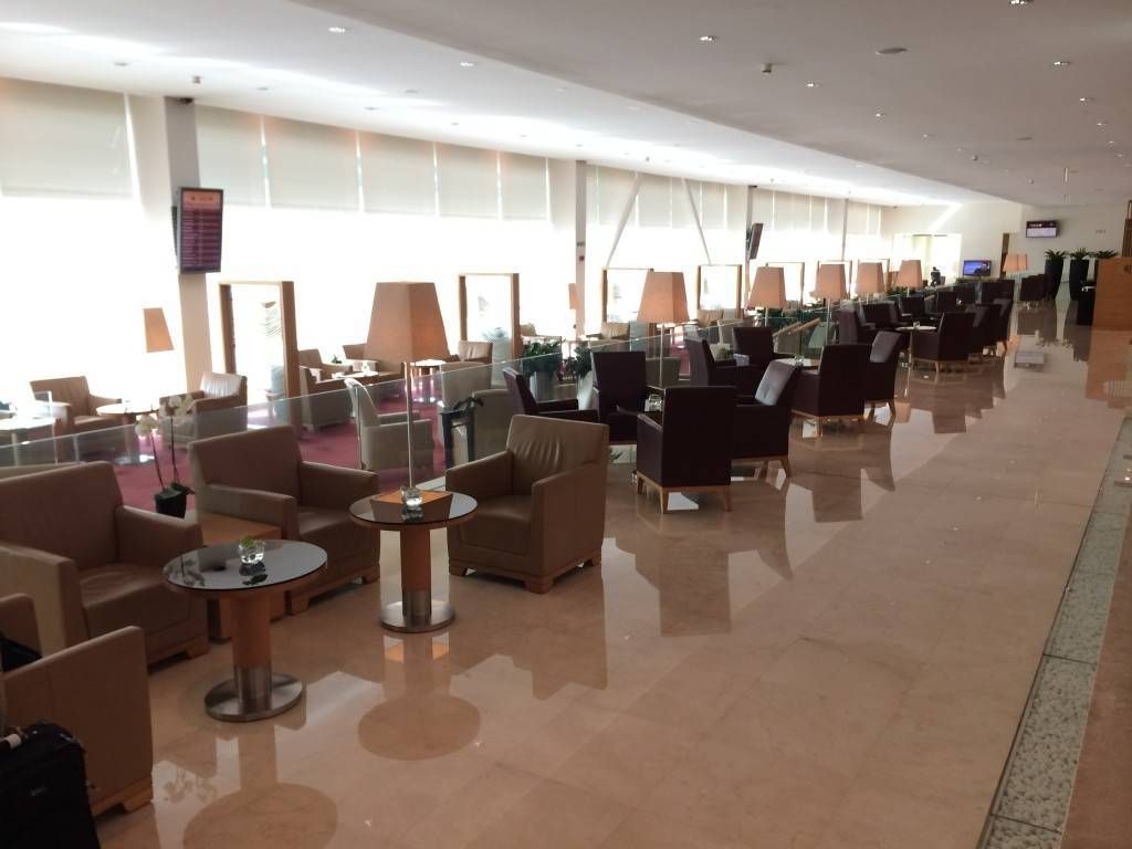 qatar airways first class lounge