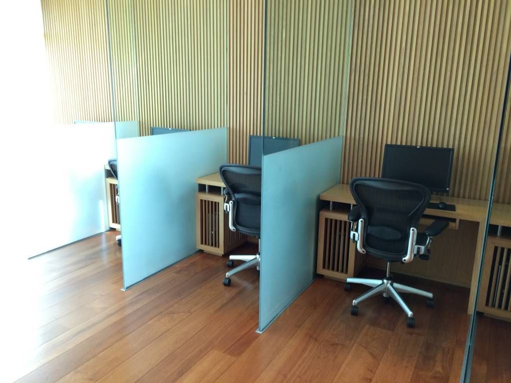 qatar airways first class lounge
