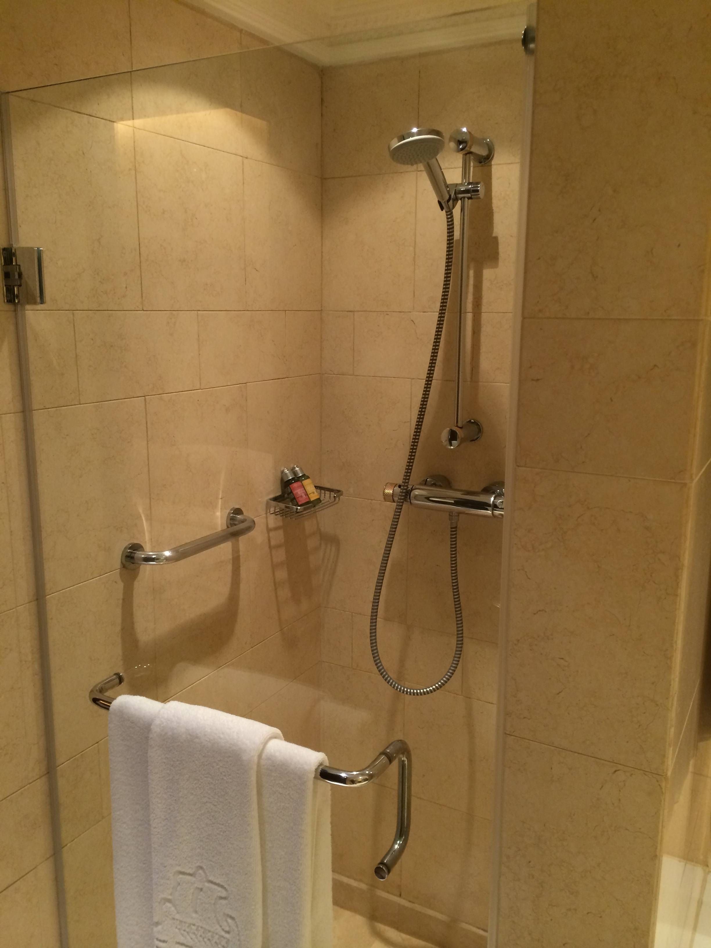intercontinental phoenicia beirut