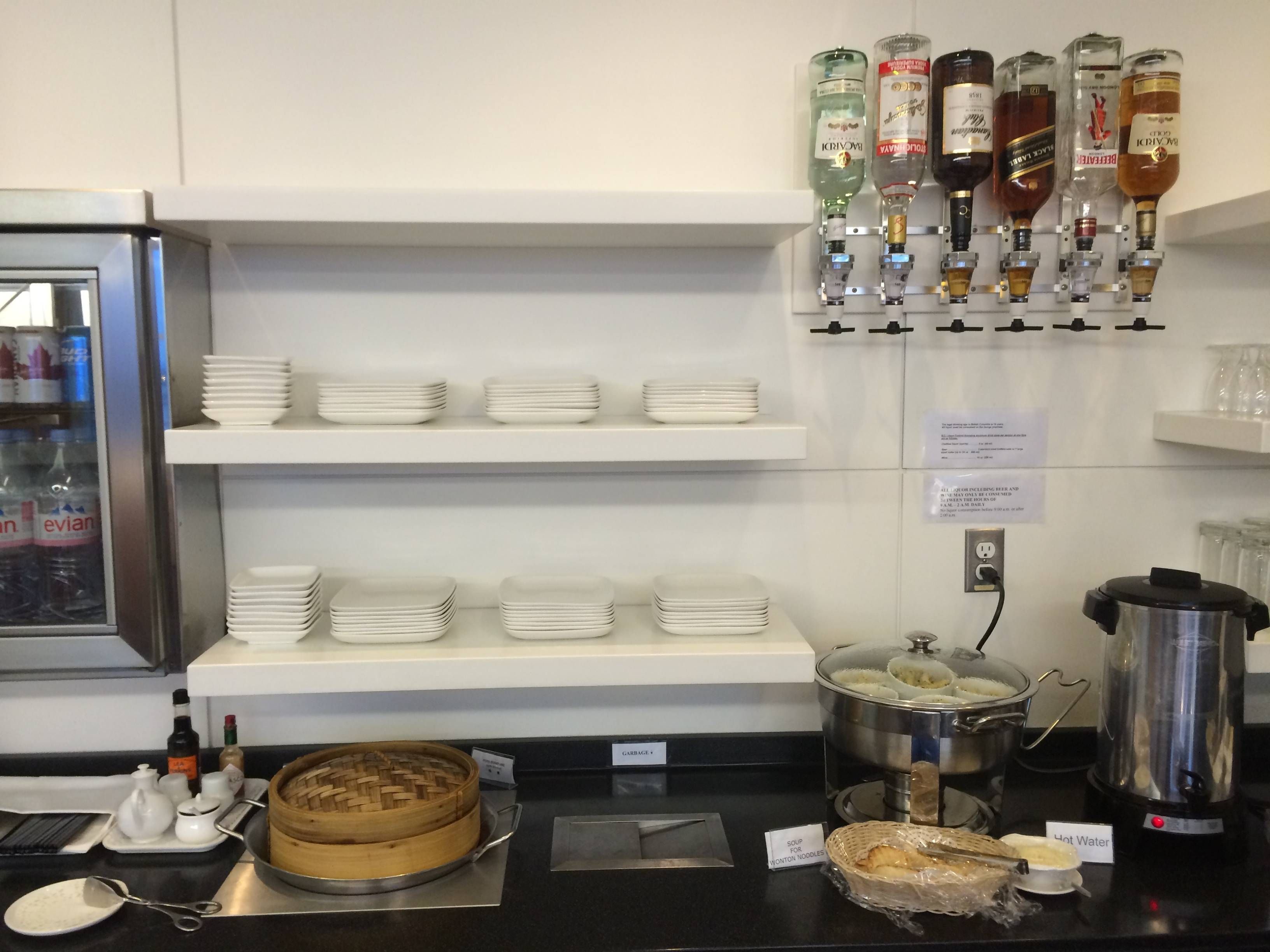 Cathay Pacific First and Business Class Lounge Vancouver - passageirodeprimeira
