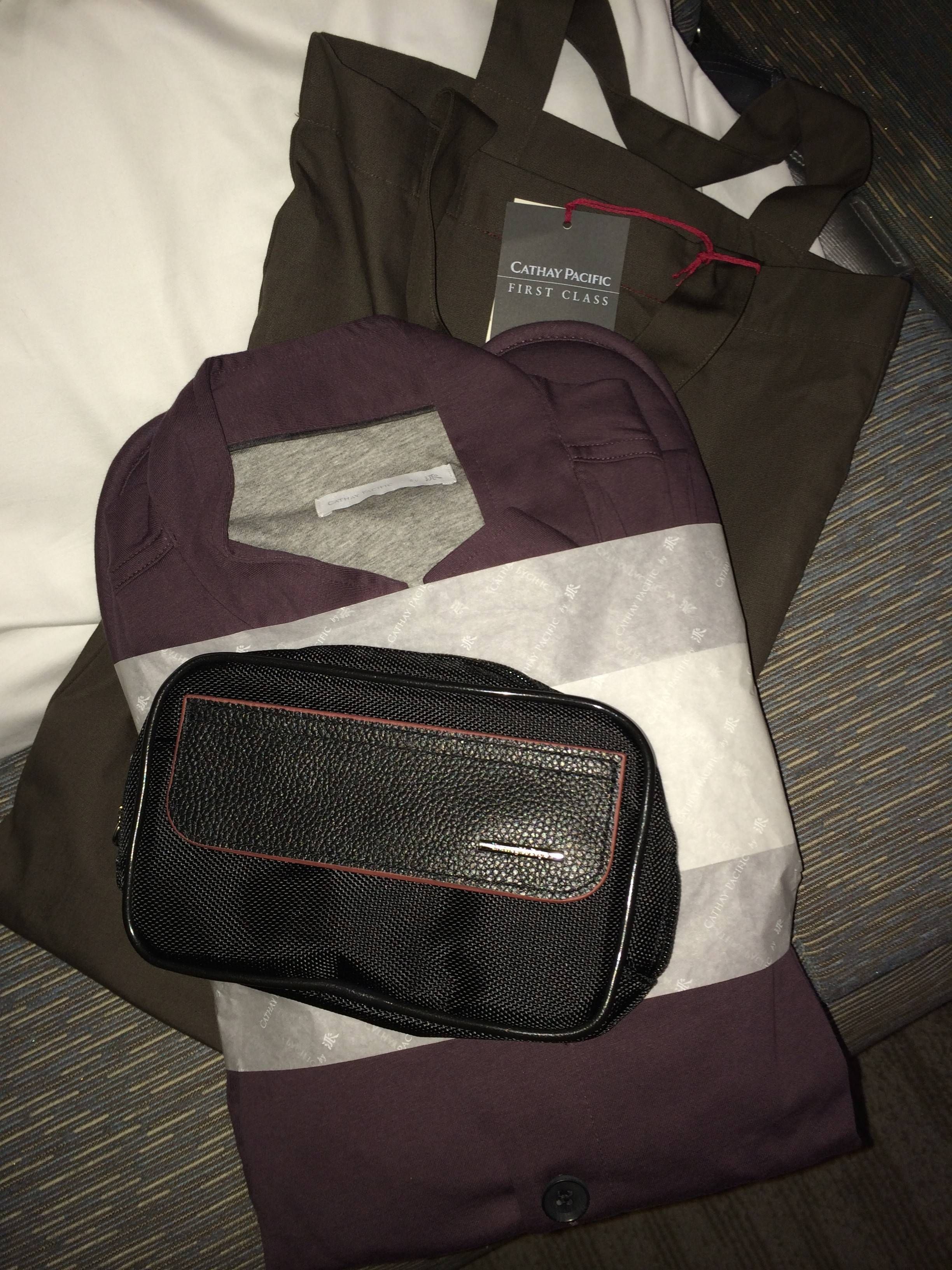 cathay pacific first class b777-300er primeira classe