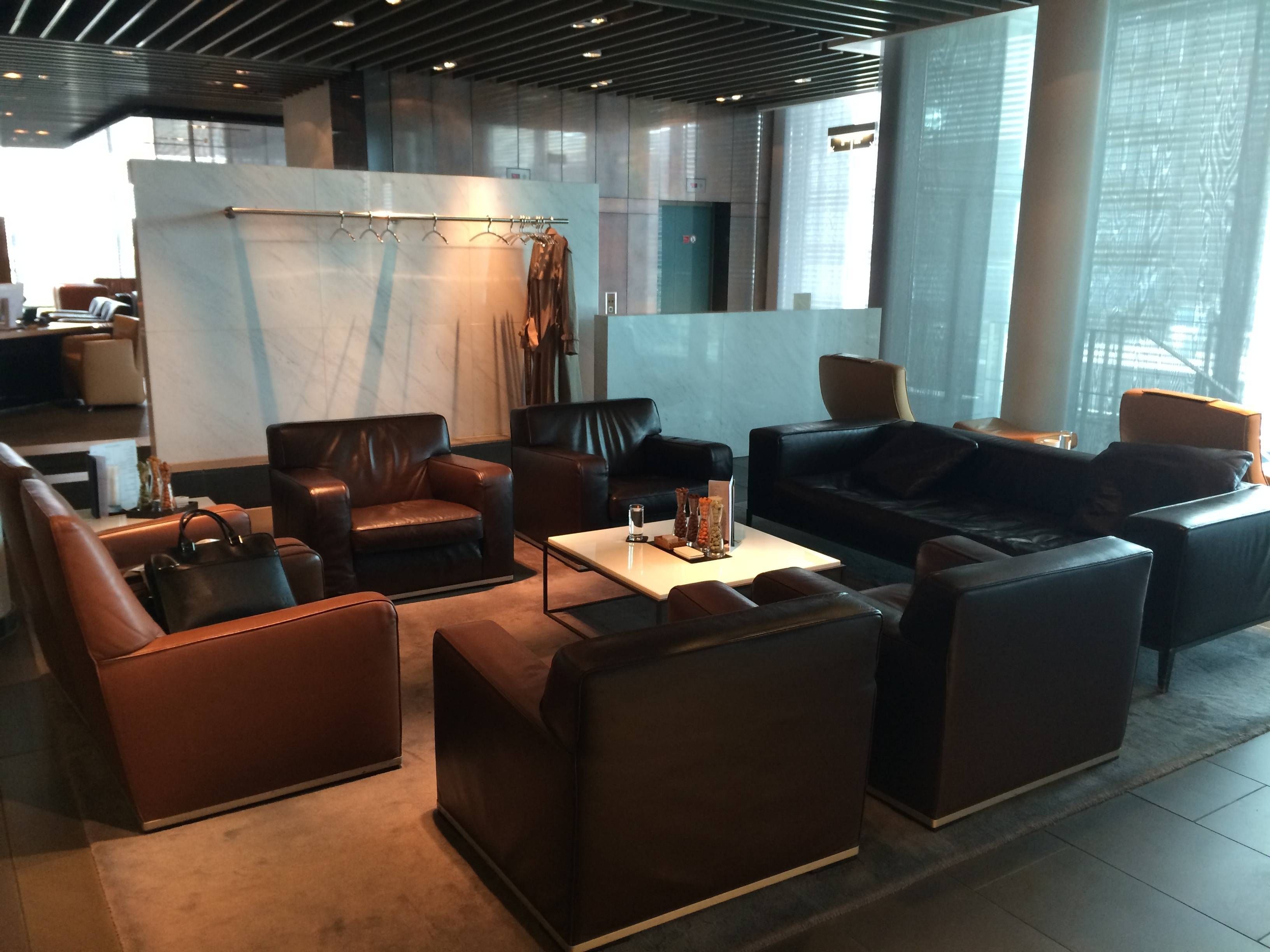 Lufthansa First Class Terminal - Passageirodeprimeira120