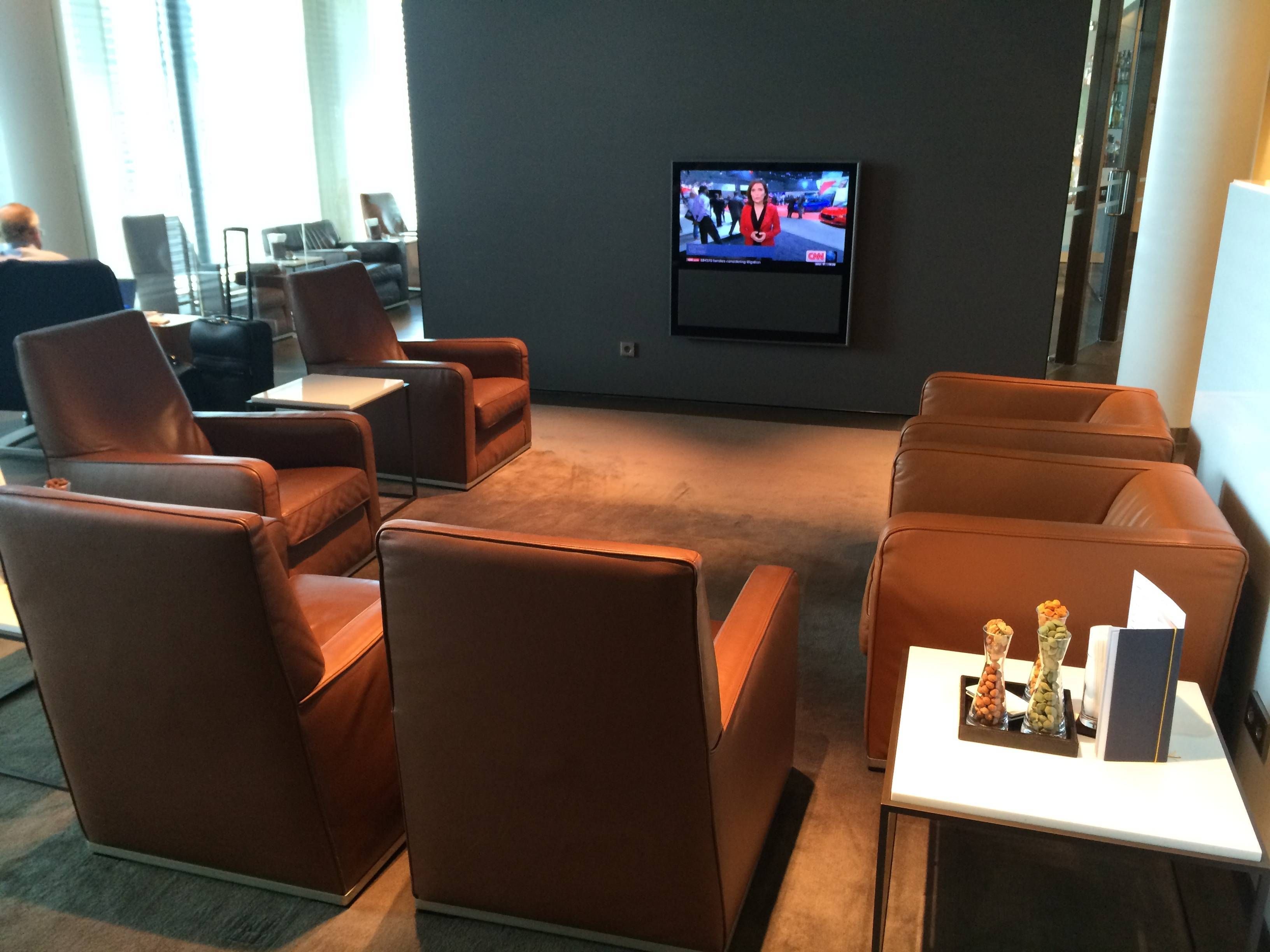 Lufthansa First Class Terminal - Passageirodeprimeira21