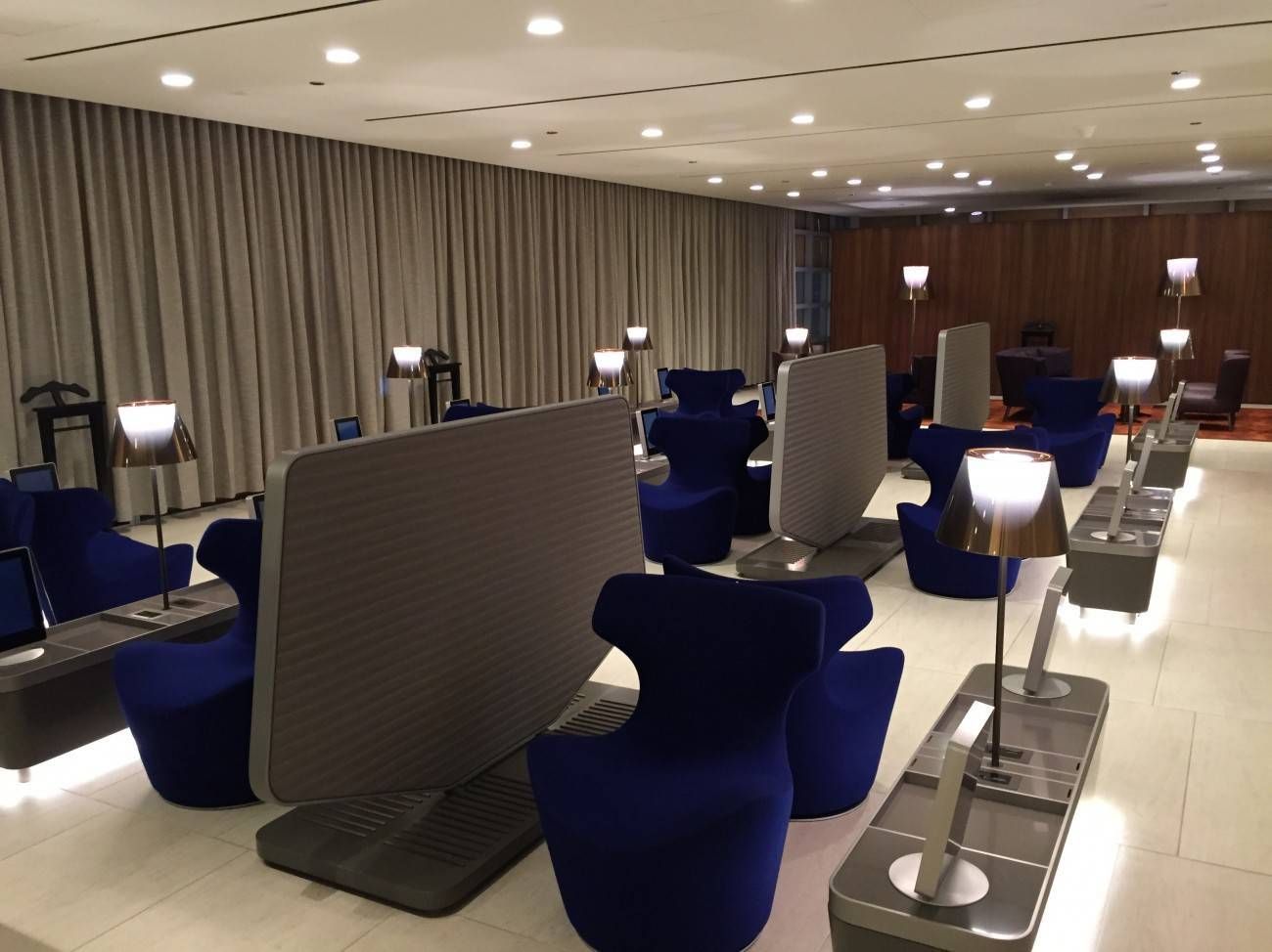 qatar airways arrival lounge