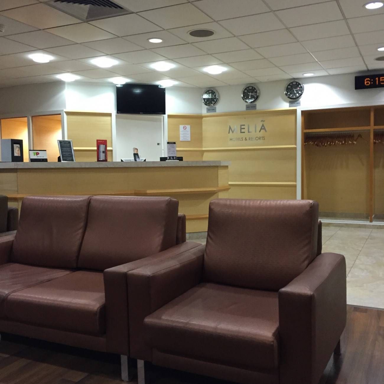 iberia salon vip paris ory