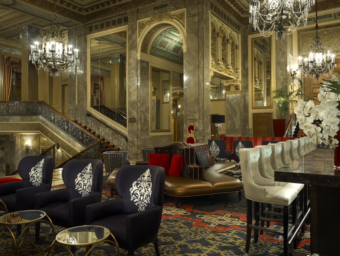 luxurious_lobby_living_room_and_bar