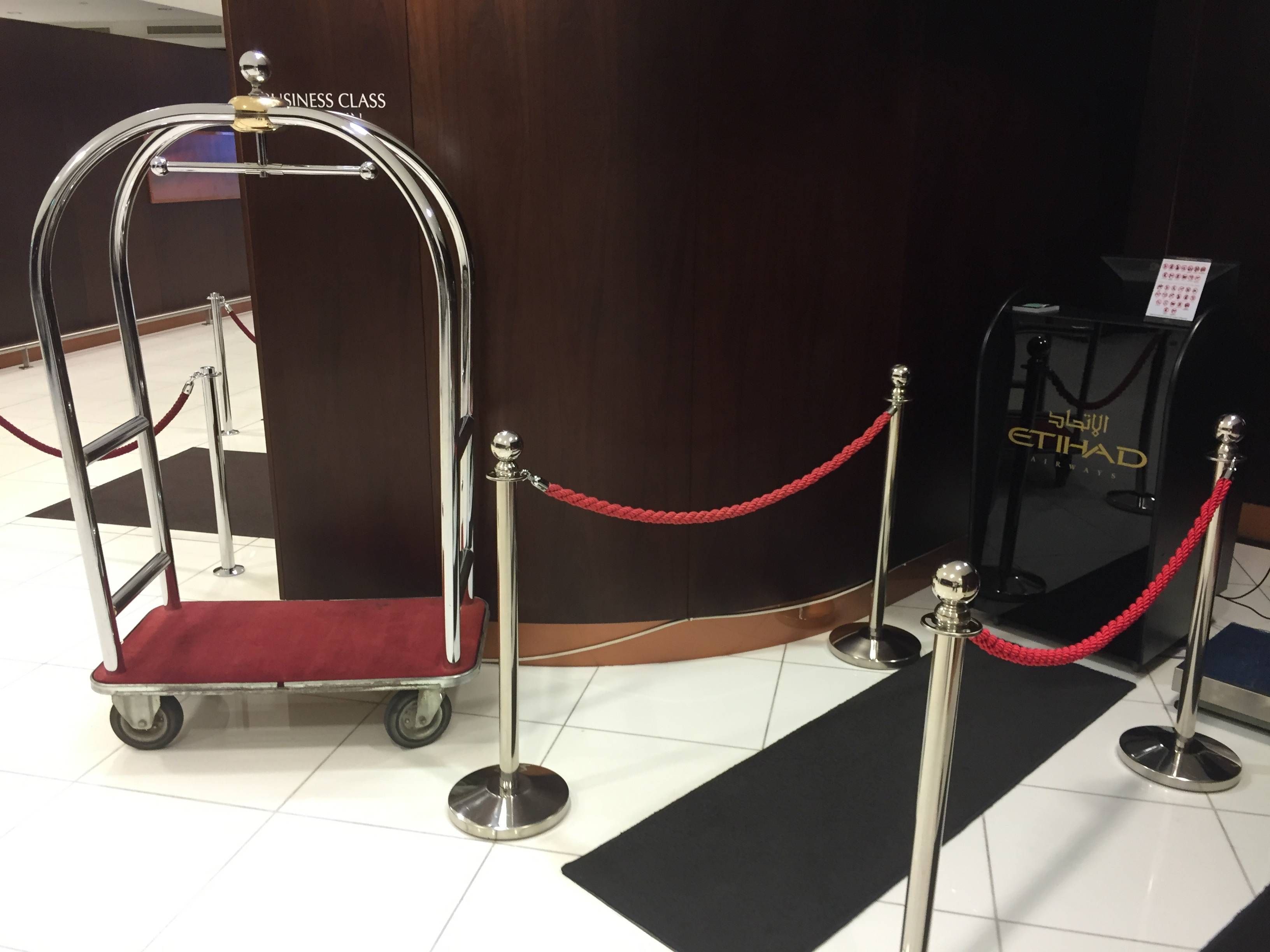 Etihad Premium Check-in Abu Dhabi Passageirodeprimeira5