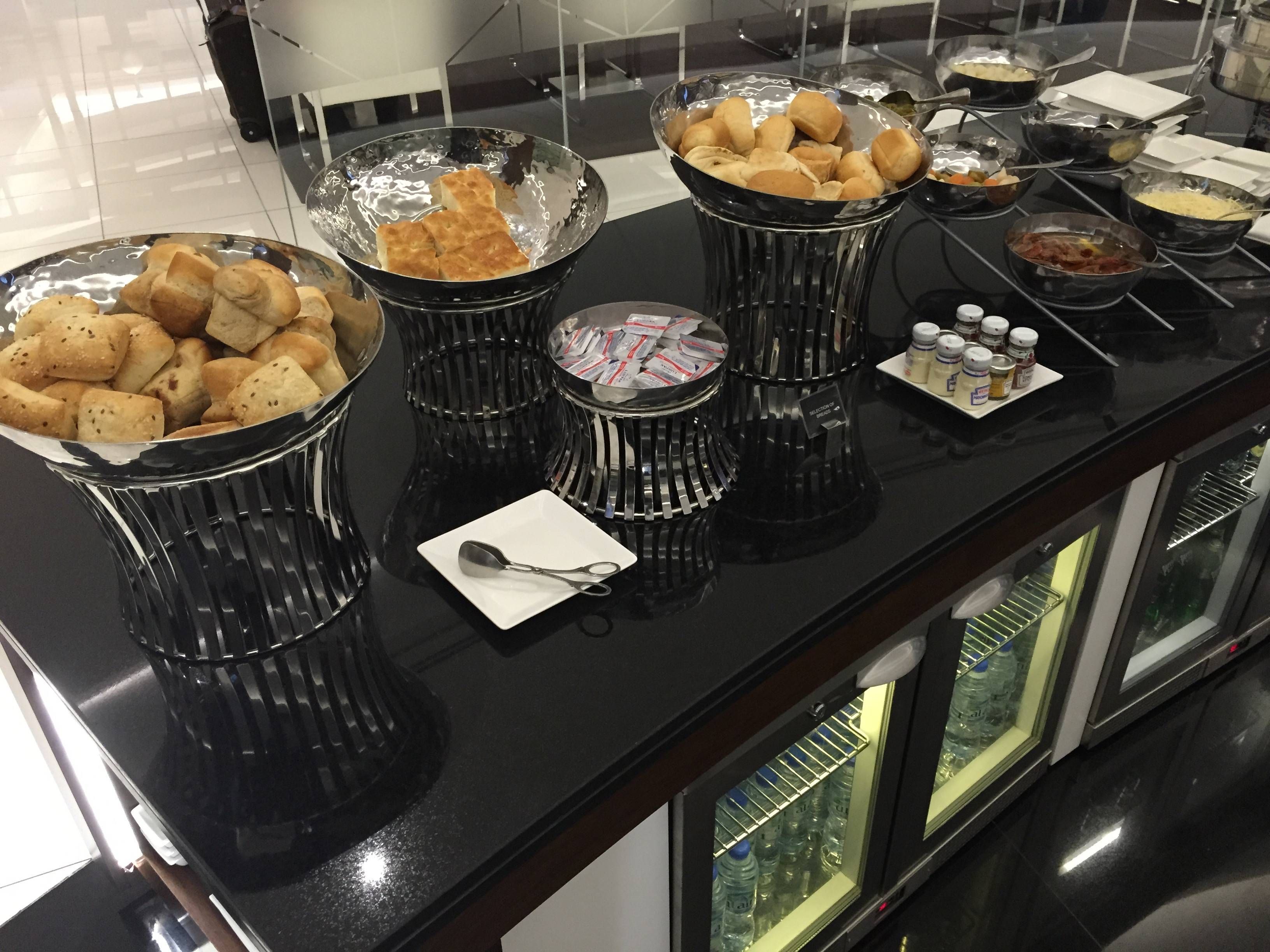 Etihad Premium Lounge Abu Dhabi - Passageiro de Primeira10