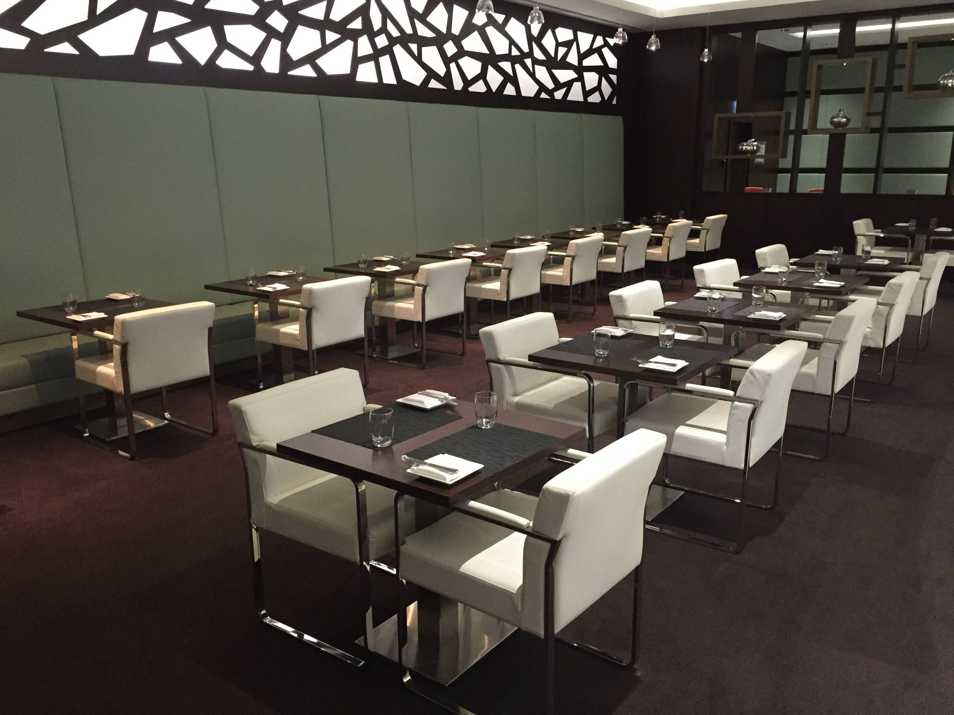 Etihad Premium Lounge Abu Dhabi - Passageiro de Primeira32
