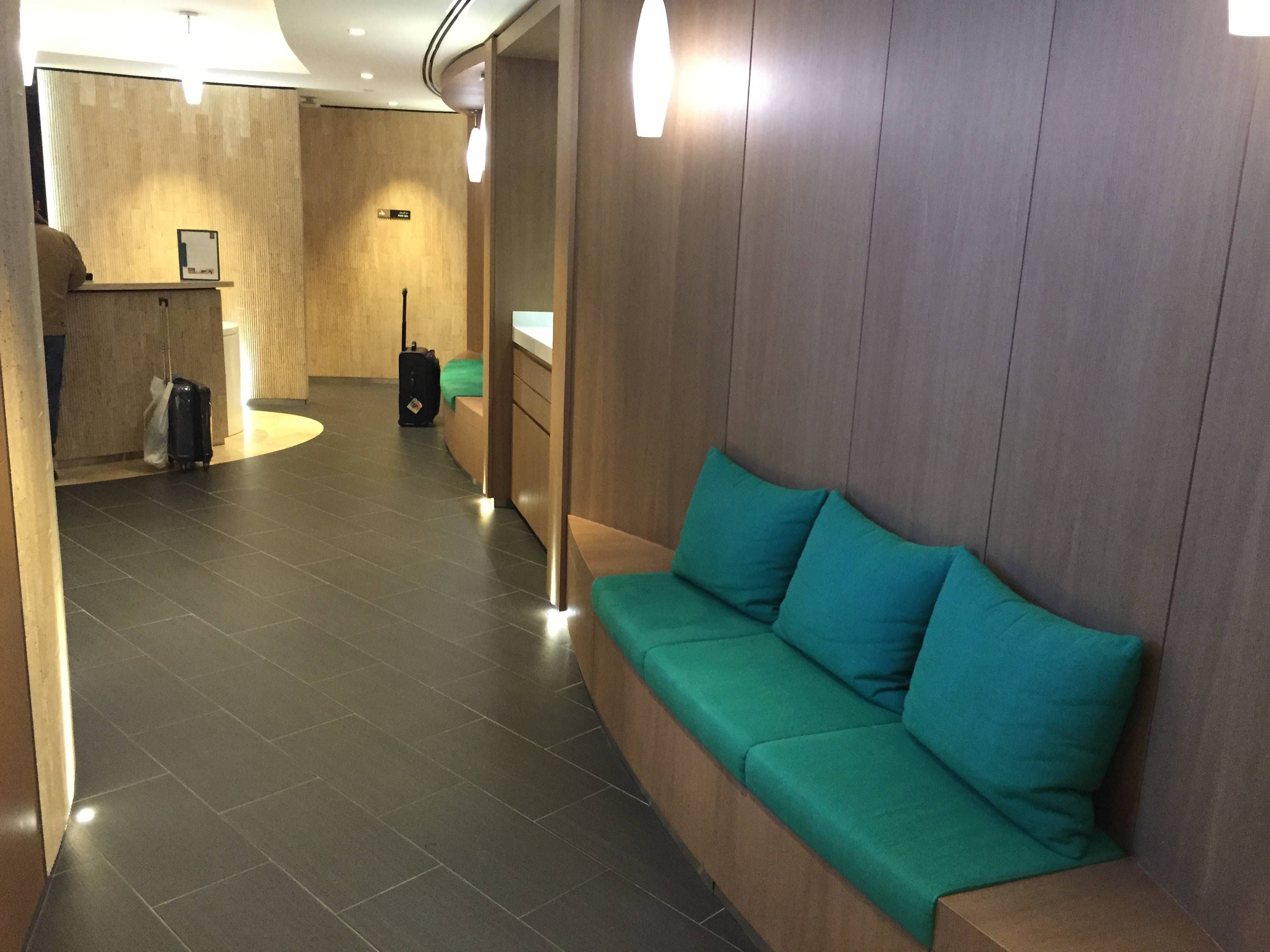 Etihad Premium Lounge Abu Dhabi - Passageiro de Primeira41