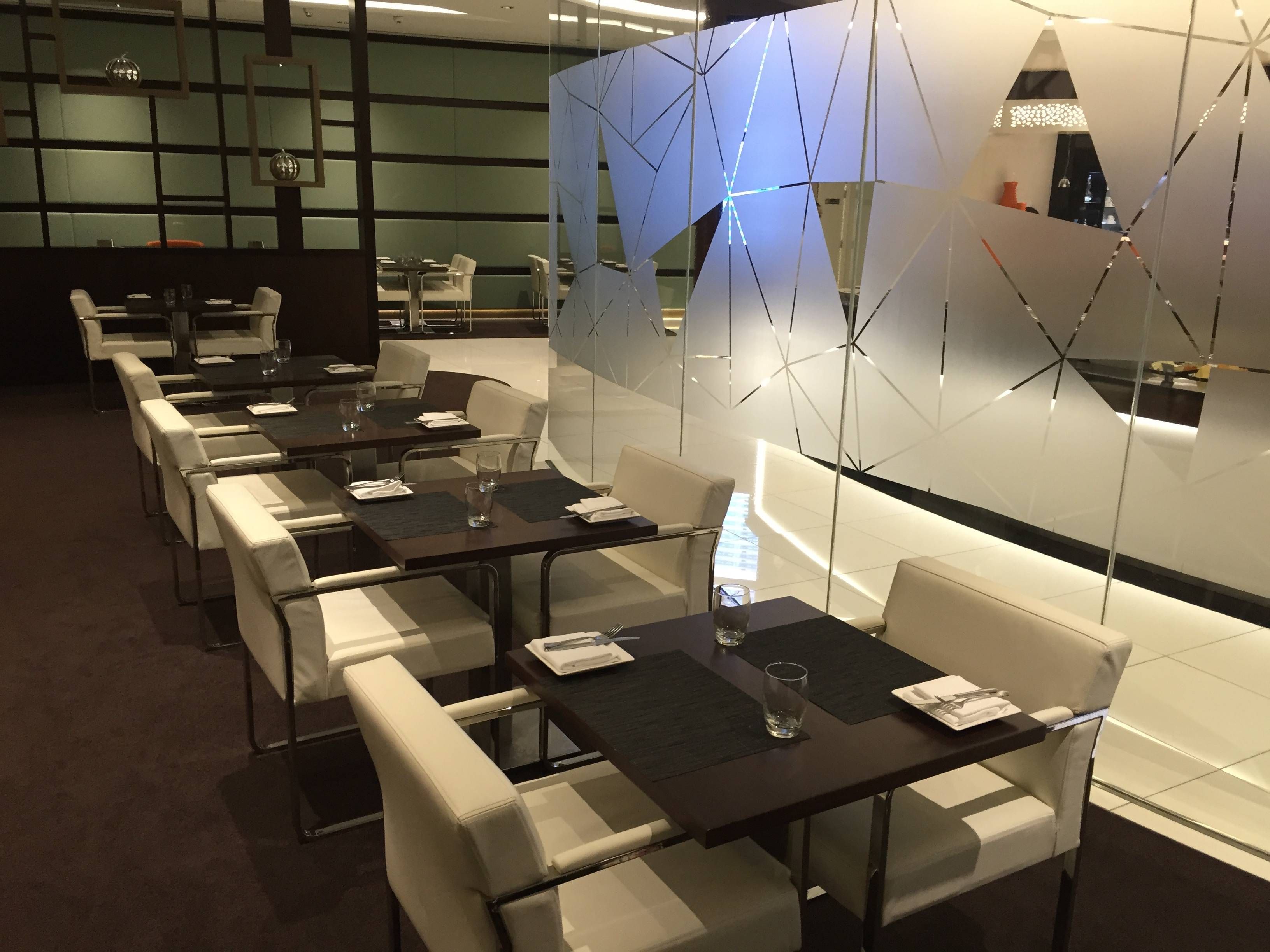 Etihad Premium Lounge Abu Dhabi - Passageiro de Primeira6