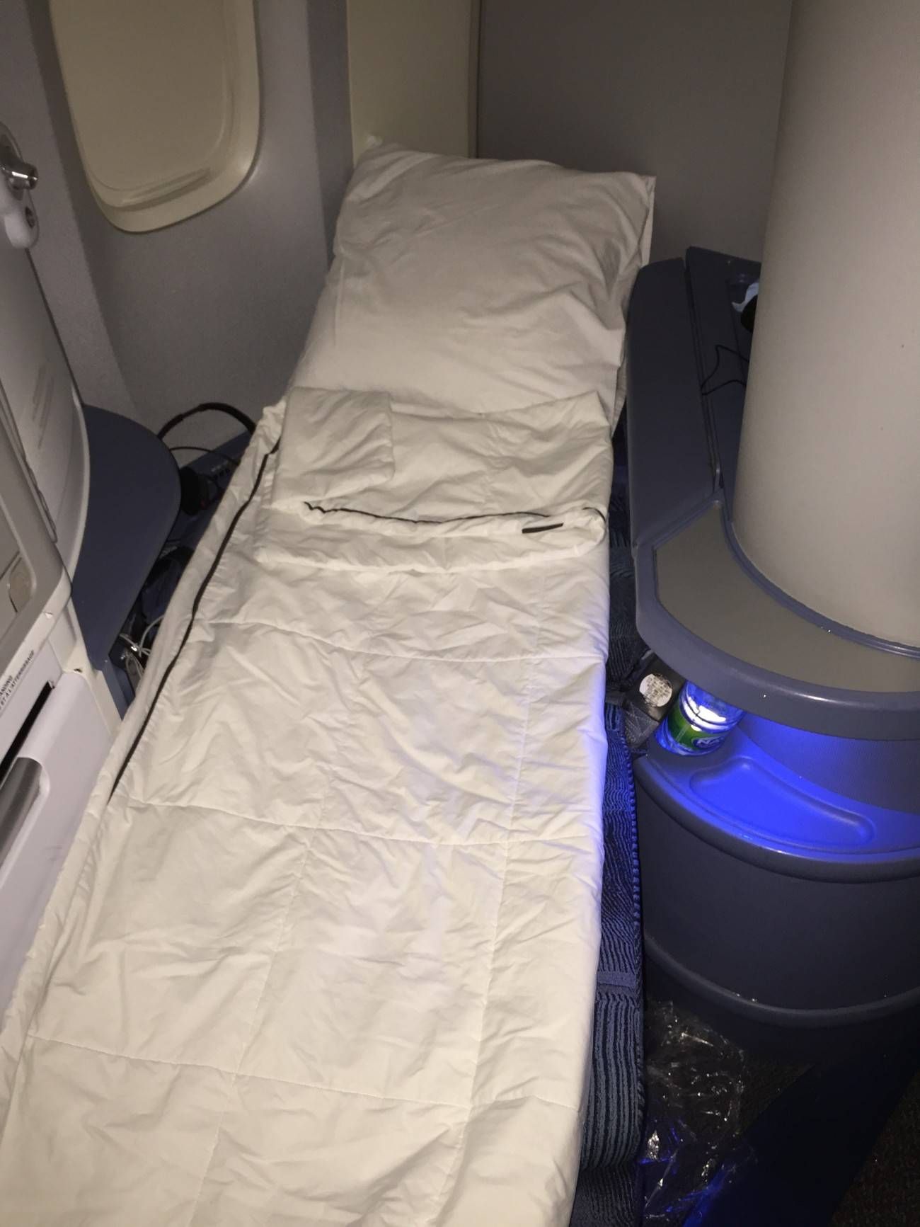 Air Canada B777 Business Class-028