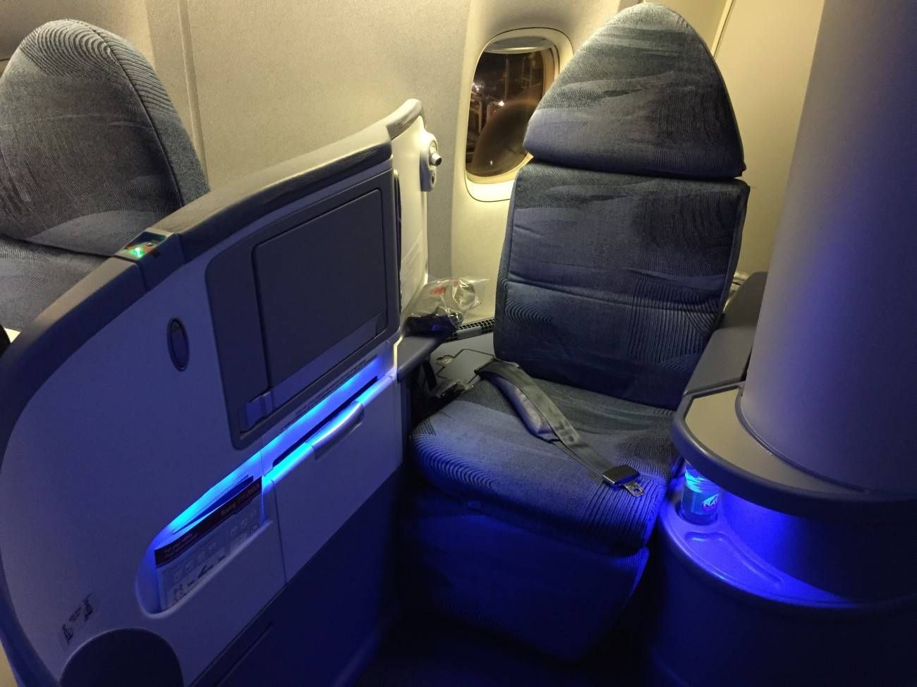 Air Canada B777 Business Class-04