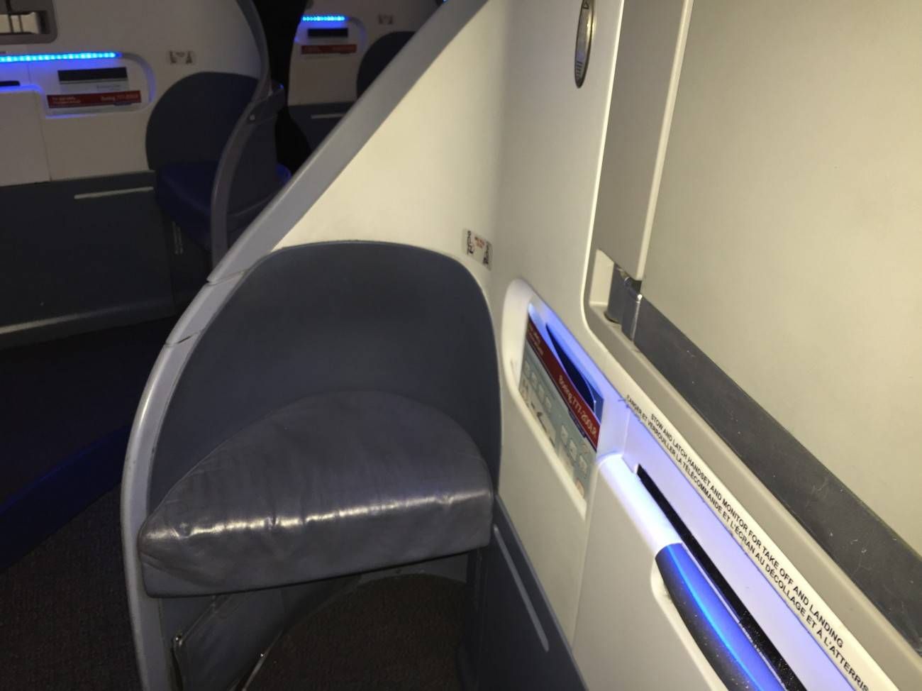 Air Canada B777 Business Class-07