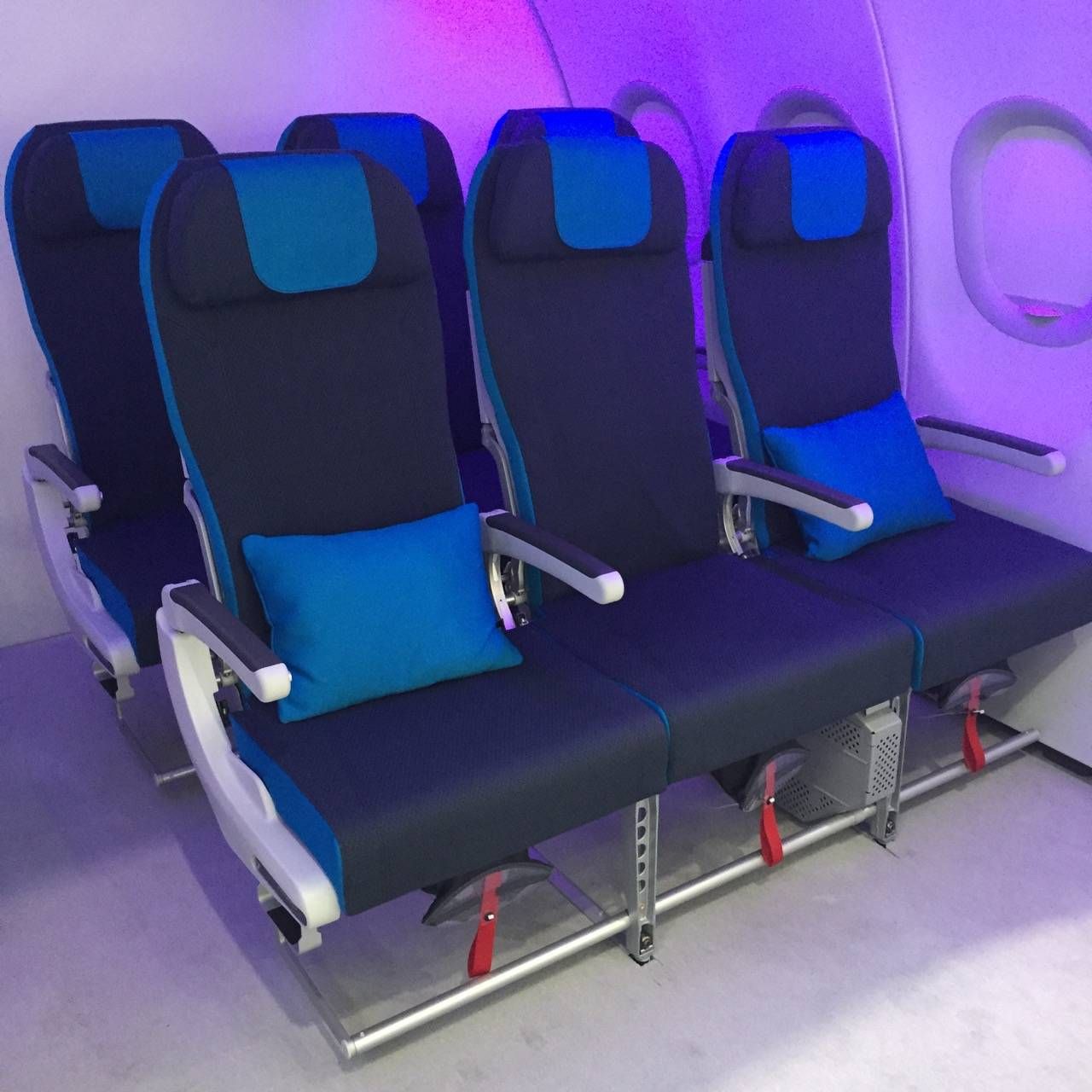 Aircraft Interiors Expo 2015-012
