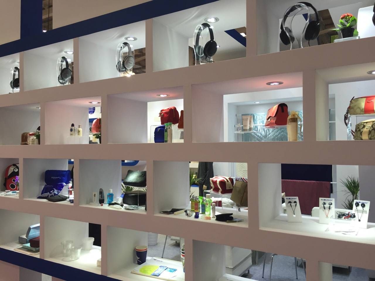 Aircraft Interiors Expo 2015-032