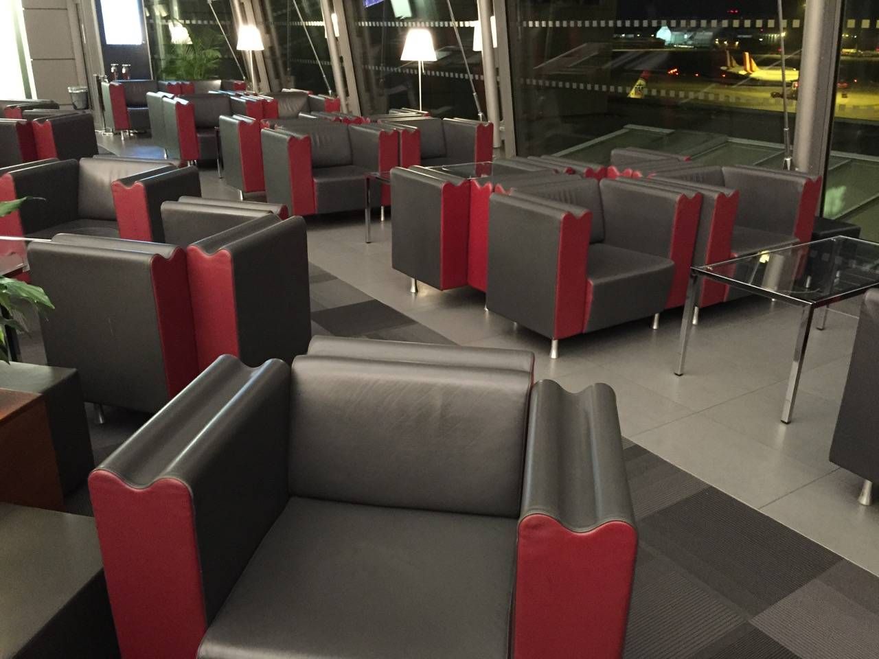 Hamburg Airport Lounge -011