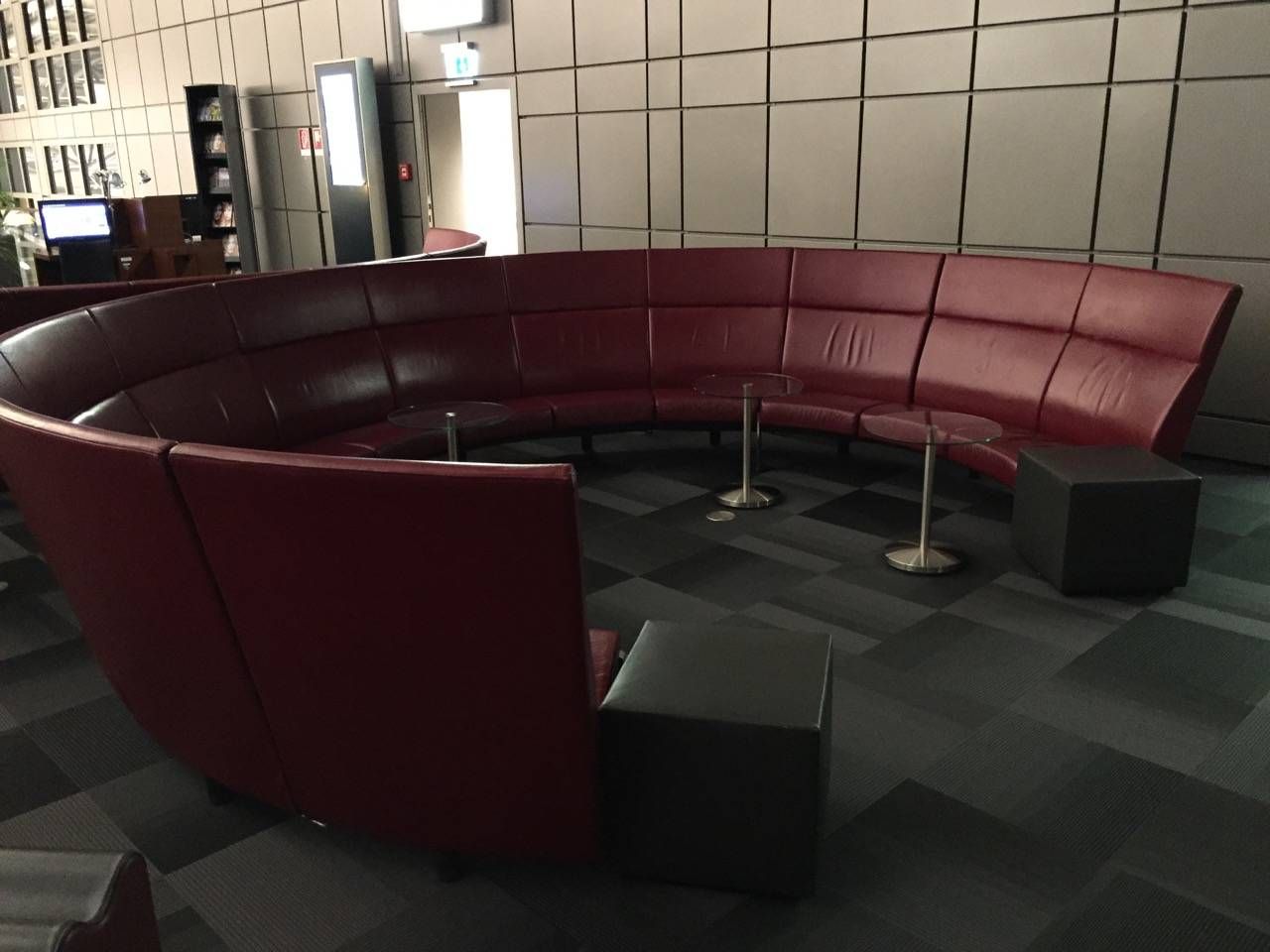 Hamburg Airport Lounge -014