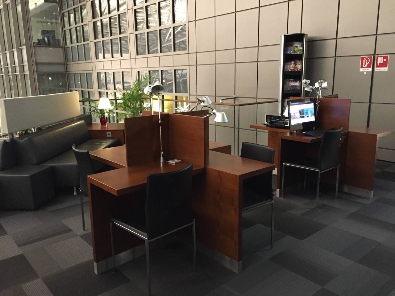 Hamburg Airport Lounge -015