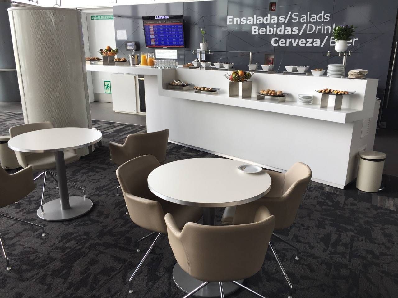 Avianca Lounge Bogota -034