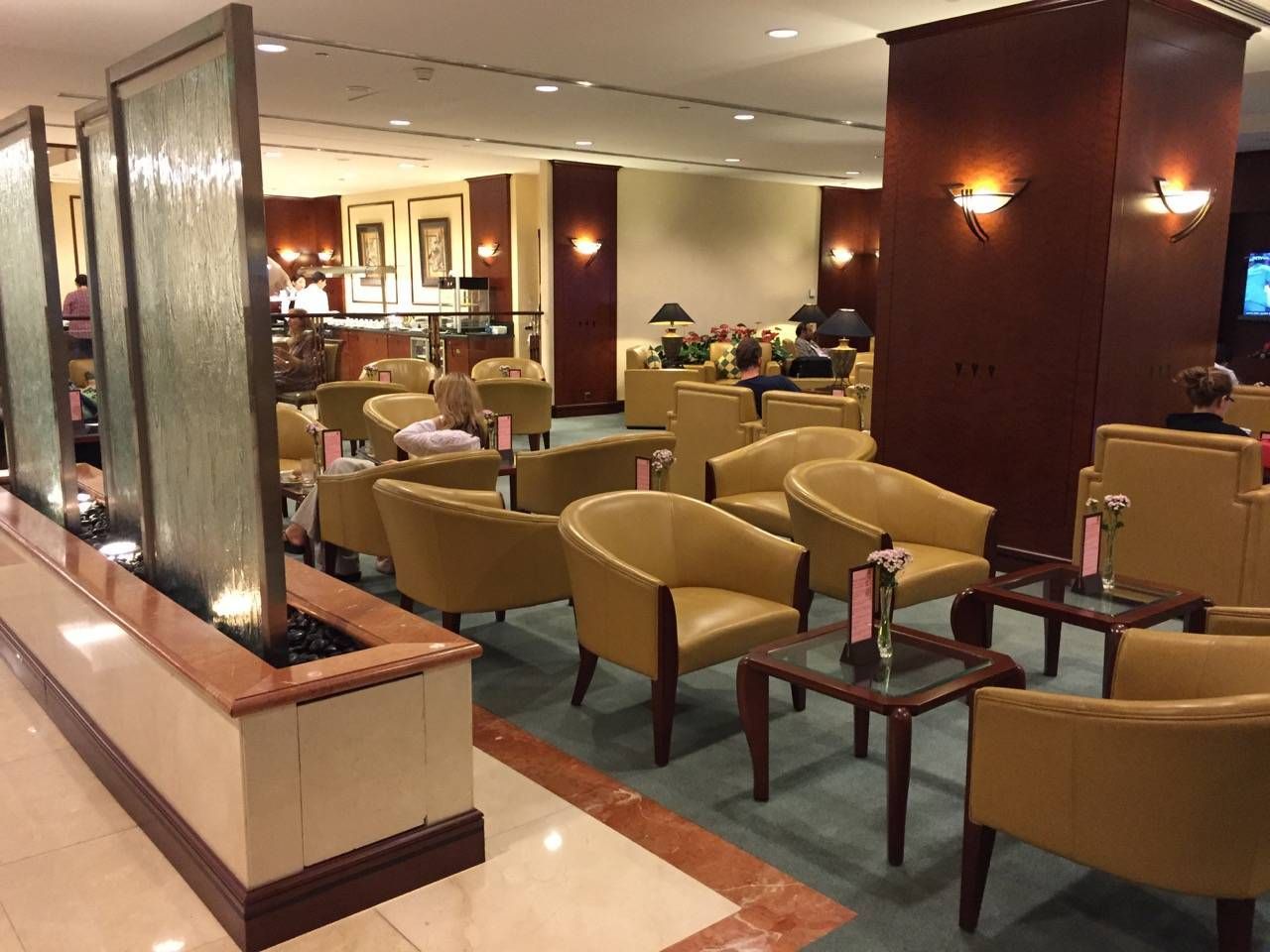 Emirates Lounge Shanghai-04