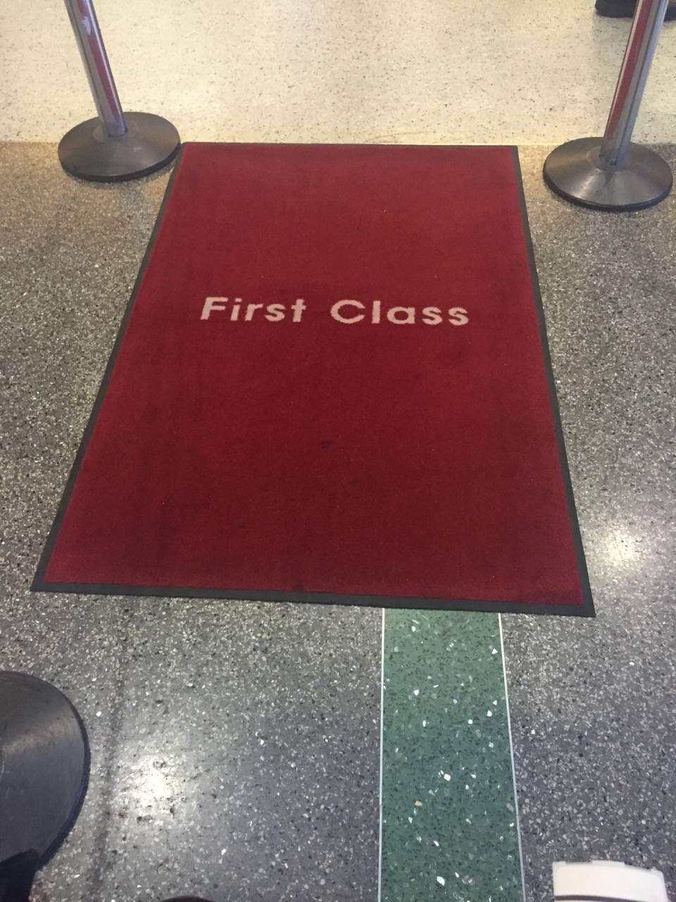 Korean Air First Class Lounge LAX -021