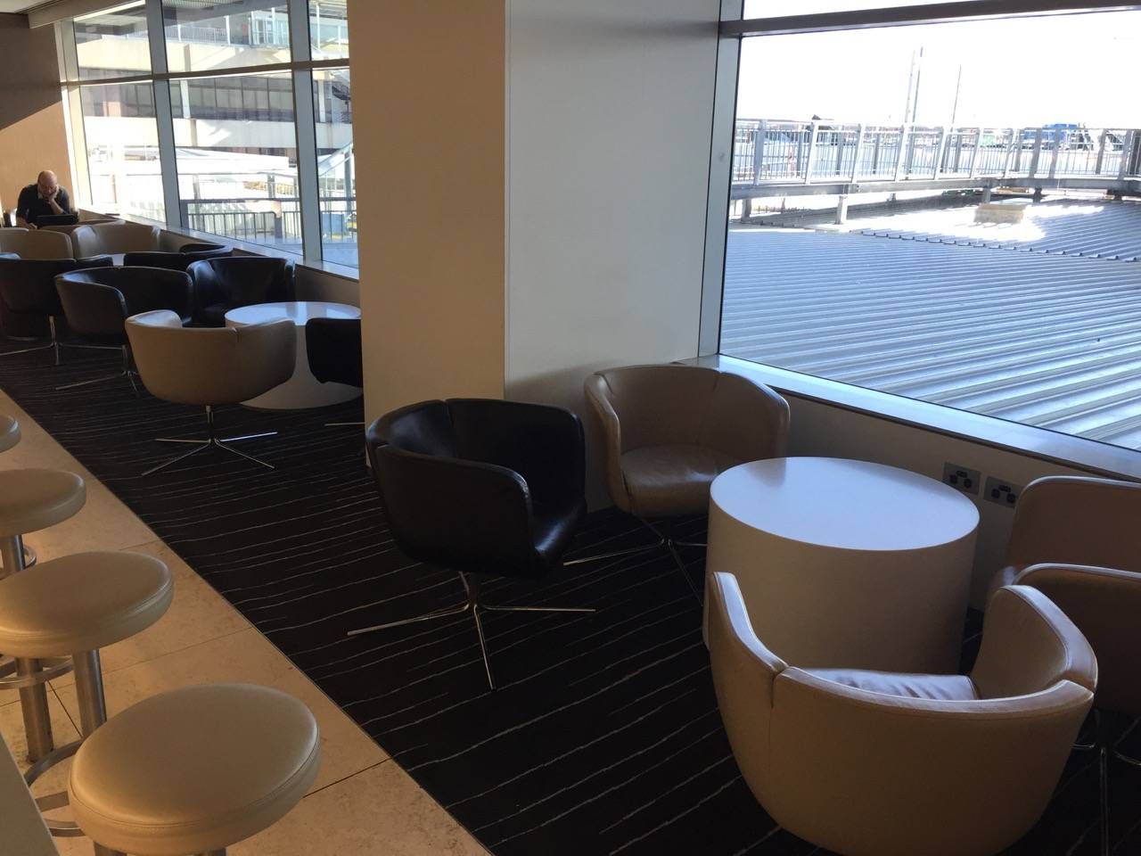 Qantas Business Lounge Sydney -022