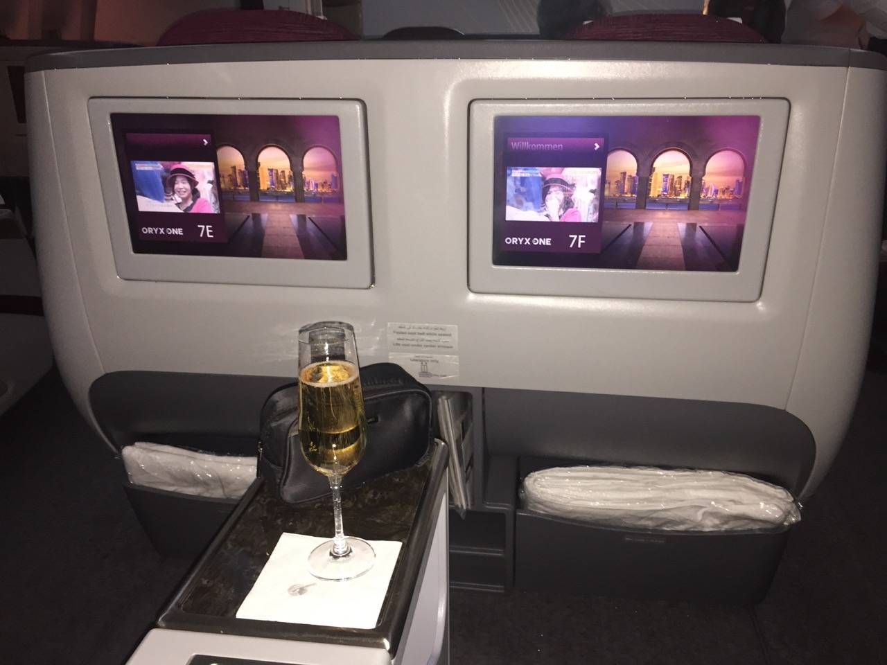 Qatar B777-200LR Business Class-07