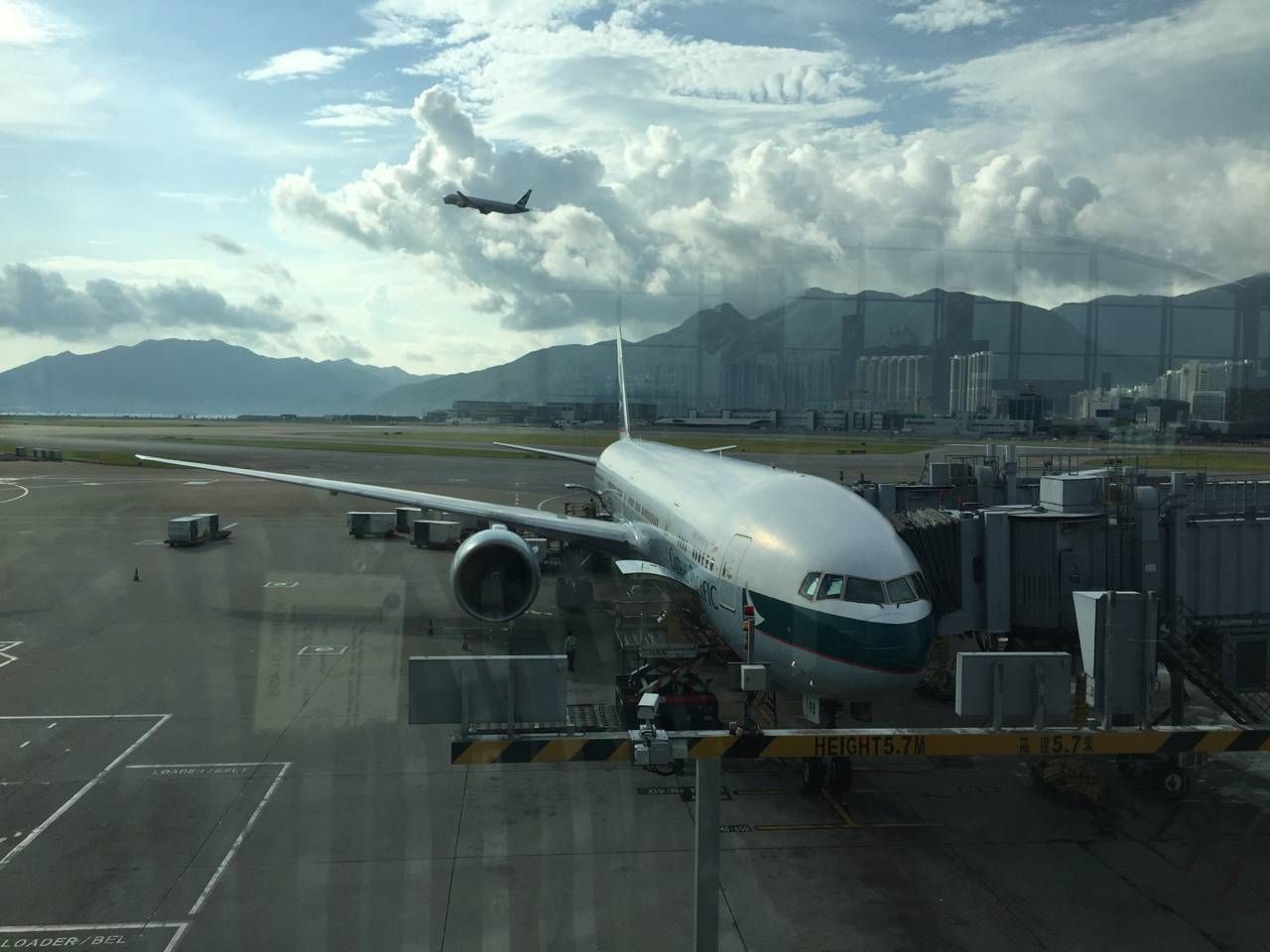 Cathay Pacific B773 First Class-017