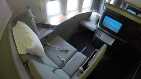 Primeira Classe da Cathay Pacific no B777-300ER - Hong Kong para Tóquio
