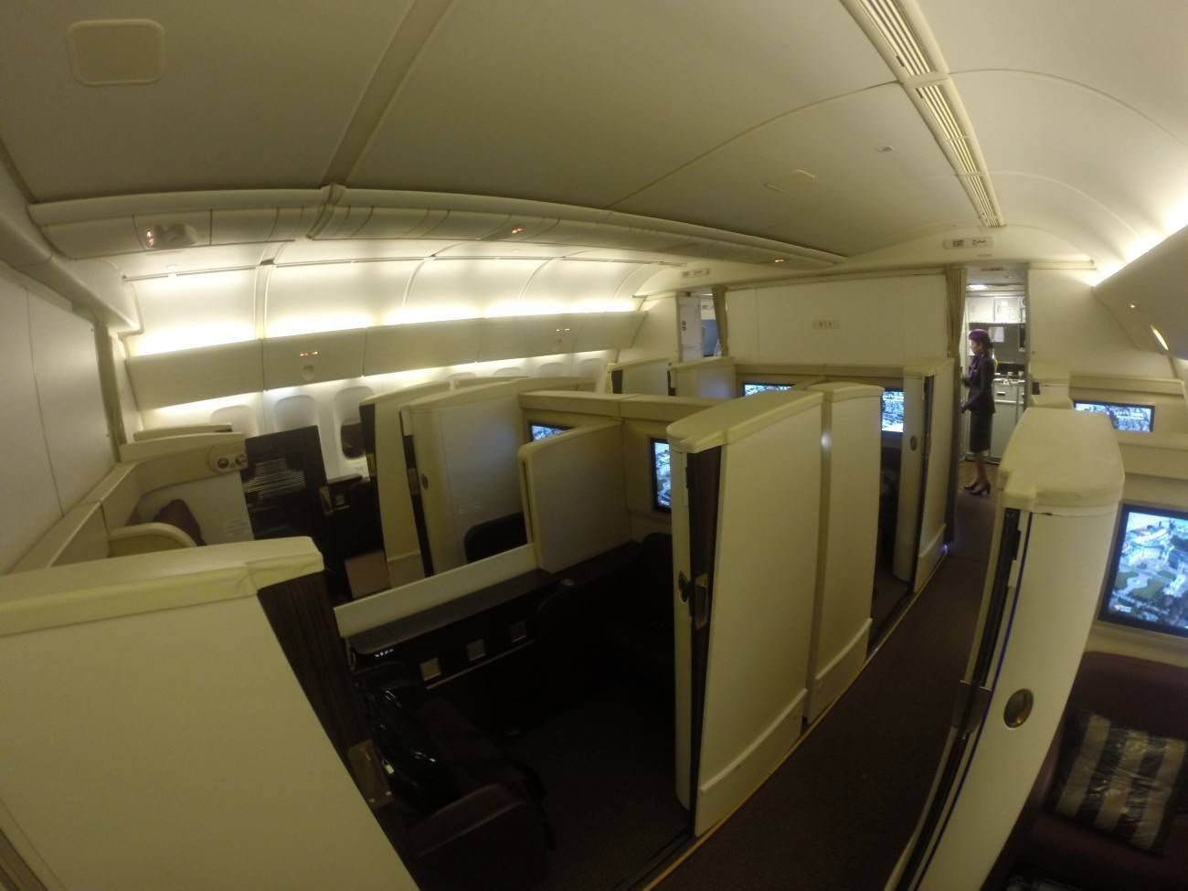 Jet-Airways-B777-First-Class-Etihad-Passageiro-de-Primeira-24-1300x975