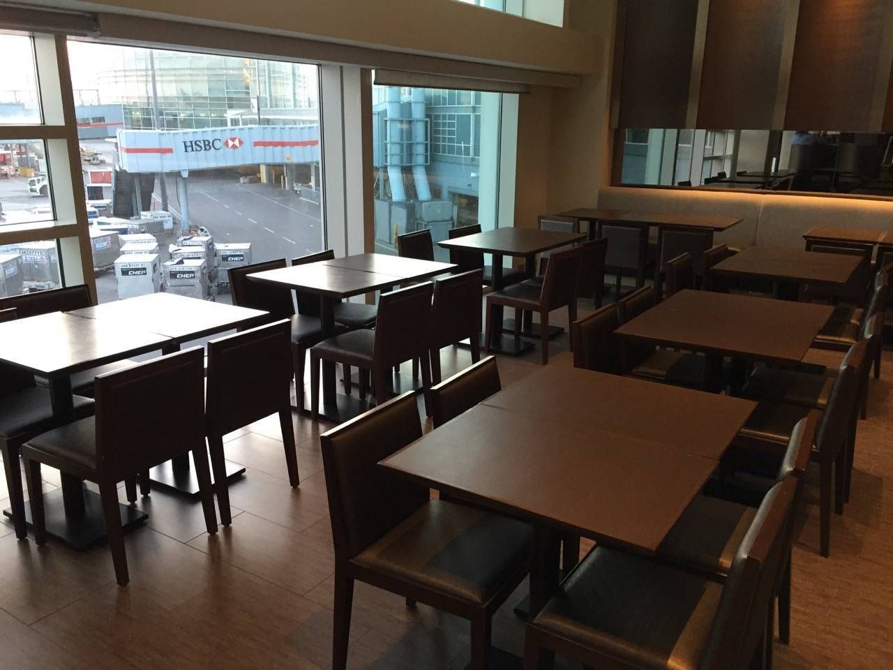 Plaza Premium Lounge Vancouver-010