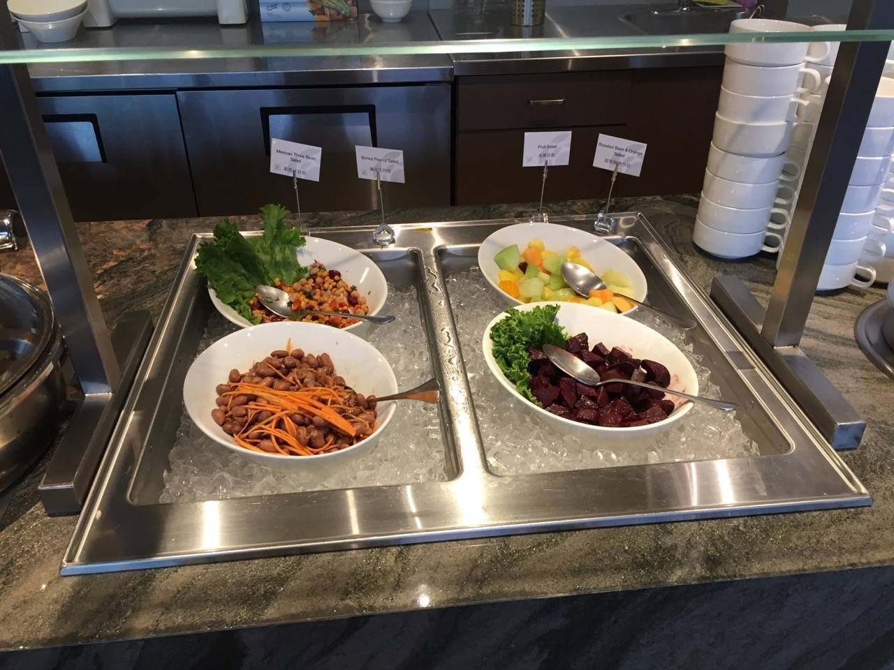Plaza Premium Lounge Vancouver-013