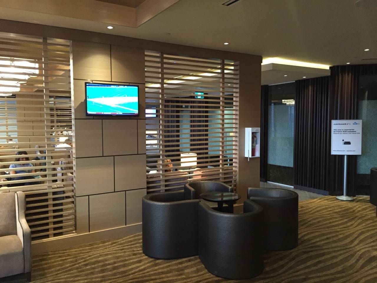 Plaza Premium Lounge Vancouver-020