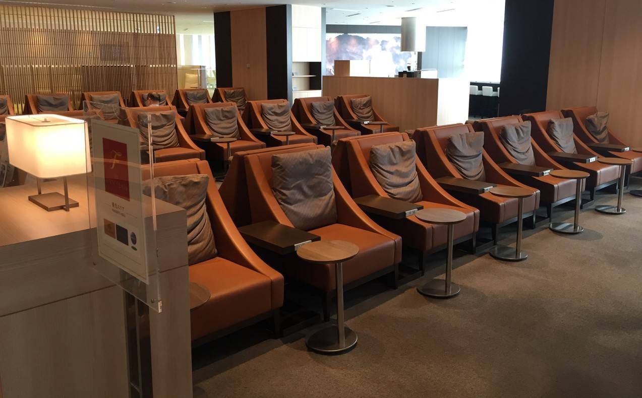 Sakura Lounge VIP Haneda-01