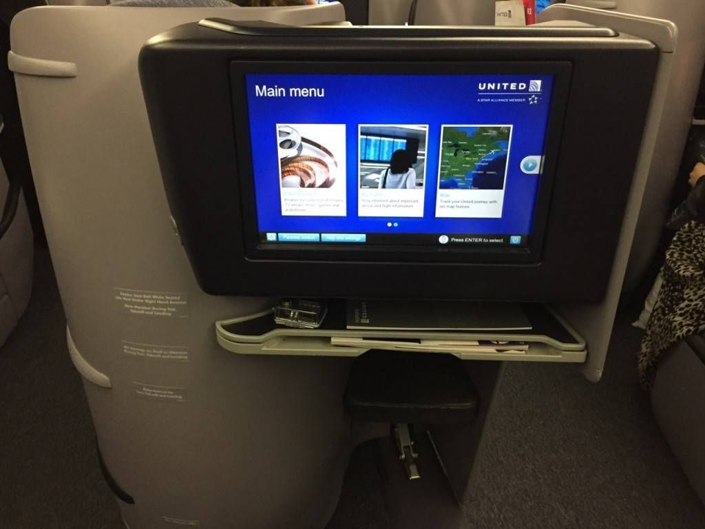 United B767-400ER BusinessFirst-07