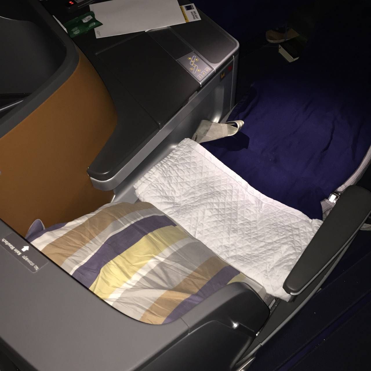Lufthansa Business Class B747-8-037