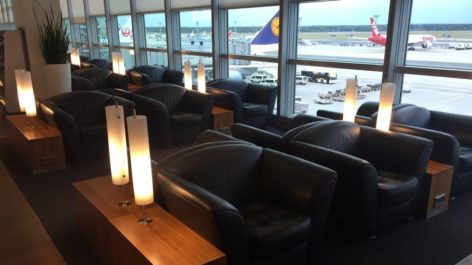 Lufthansa Senator Lounge - Aeroporto de Frankfurt (FRA) - Portão C15