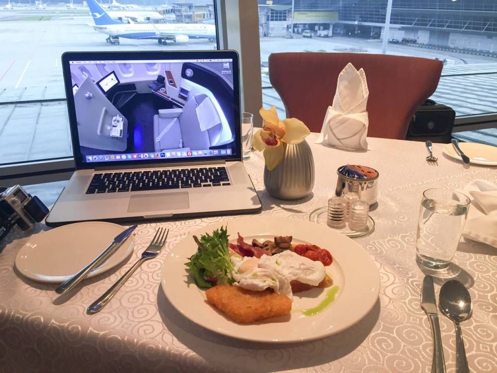 Malaysia Airlines Golden Lounge First Class Kuala Lumpur -031