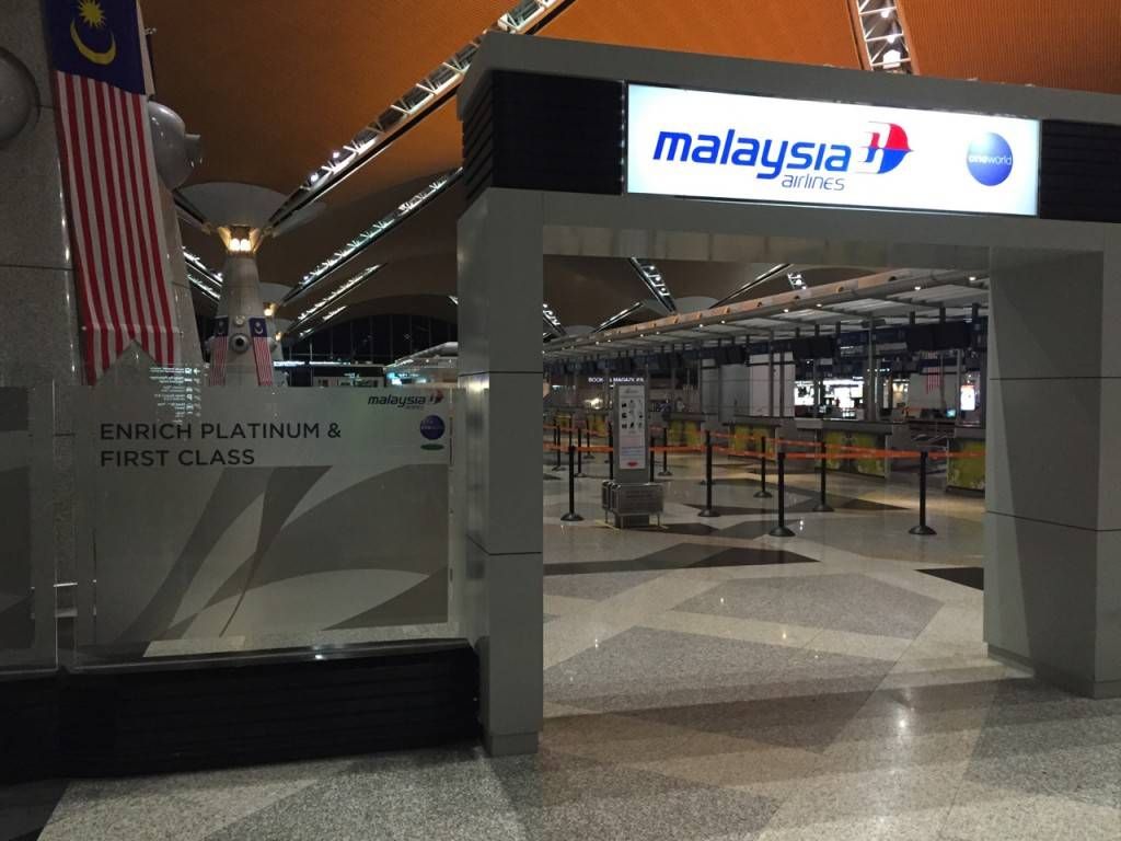 Malaysia Airlines Golden Lounge Kuala Lumpur -022