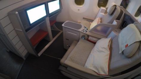 Classe Executiva da Royal Jordanian no B787 - Hong Kong para Bangkok