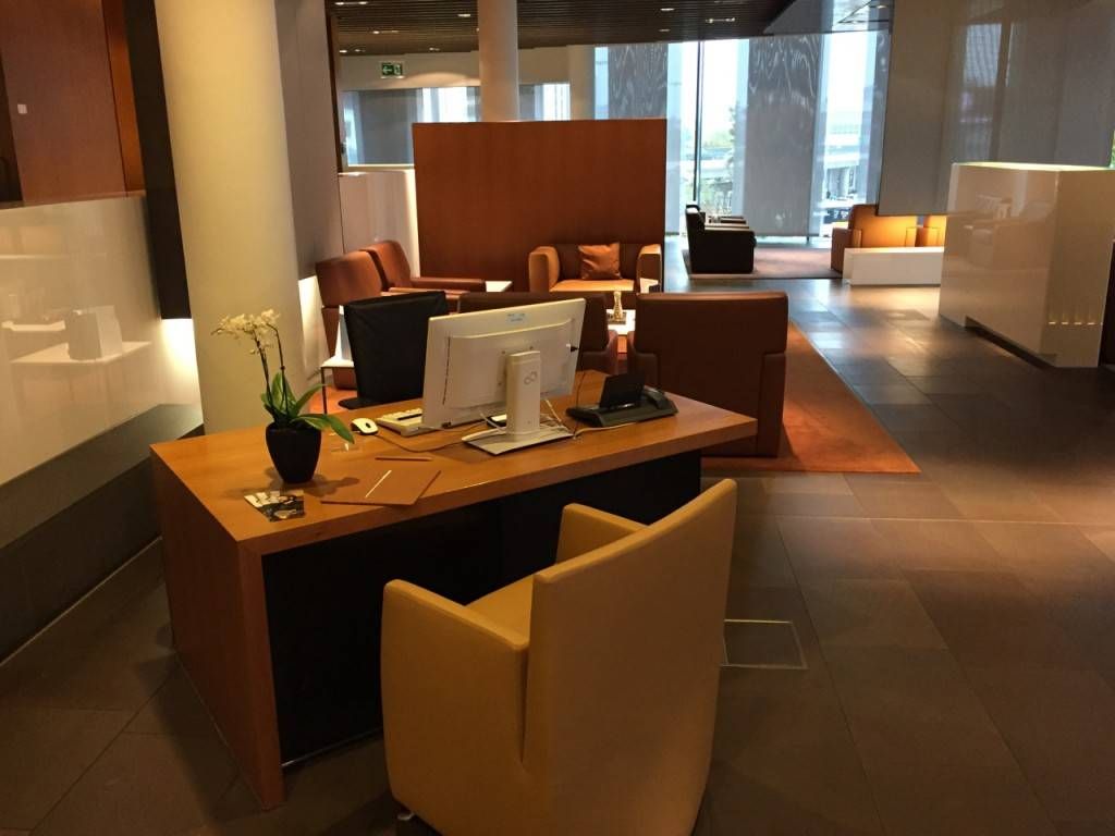 Lufthansa First Class Terminal-049